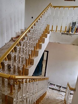 Crystal with Aluminium Staircase Rails